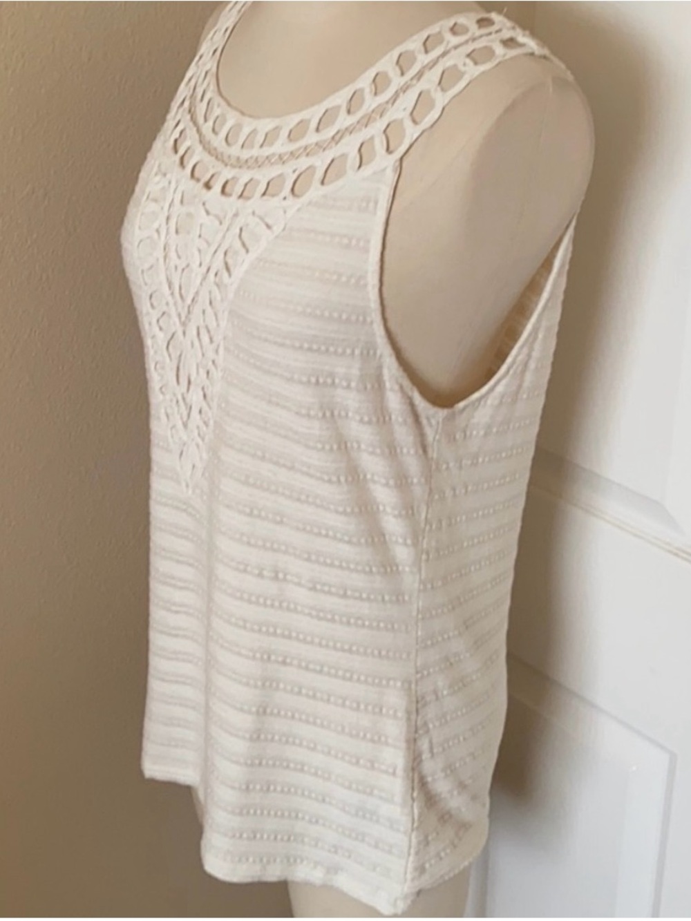 Anthropologie 9-H15 Cream
Tank Size Medium - Picture 2 of 5